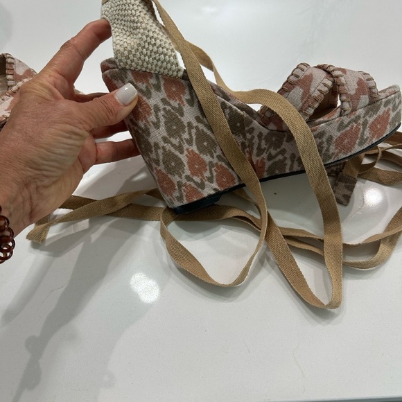 Stuart Weitzman Cream Tan Wedge Sandals - Picture 2 of 5